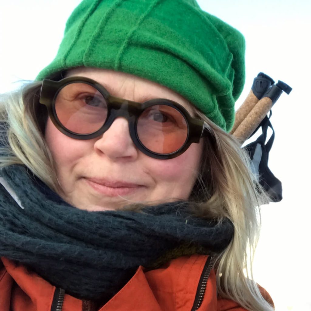 Taitelija Pia Hentunen